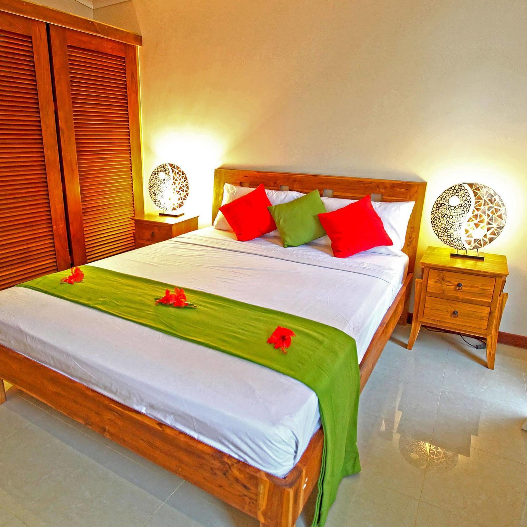 Tropicana Lagoon Apartments Port Vila Esterno foto