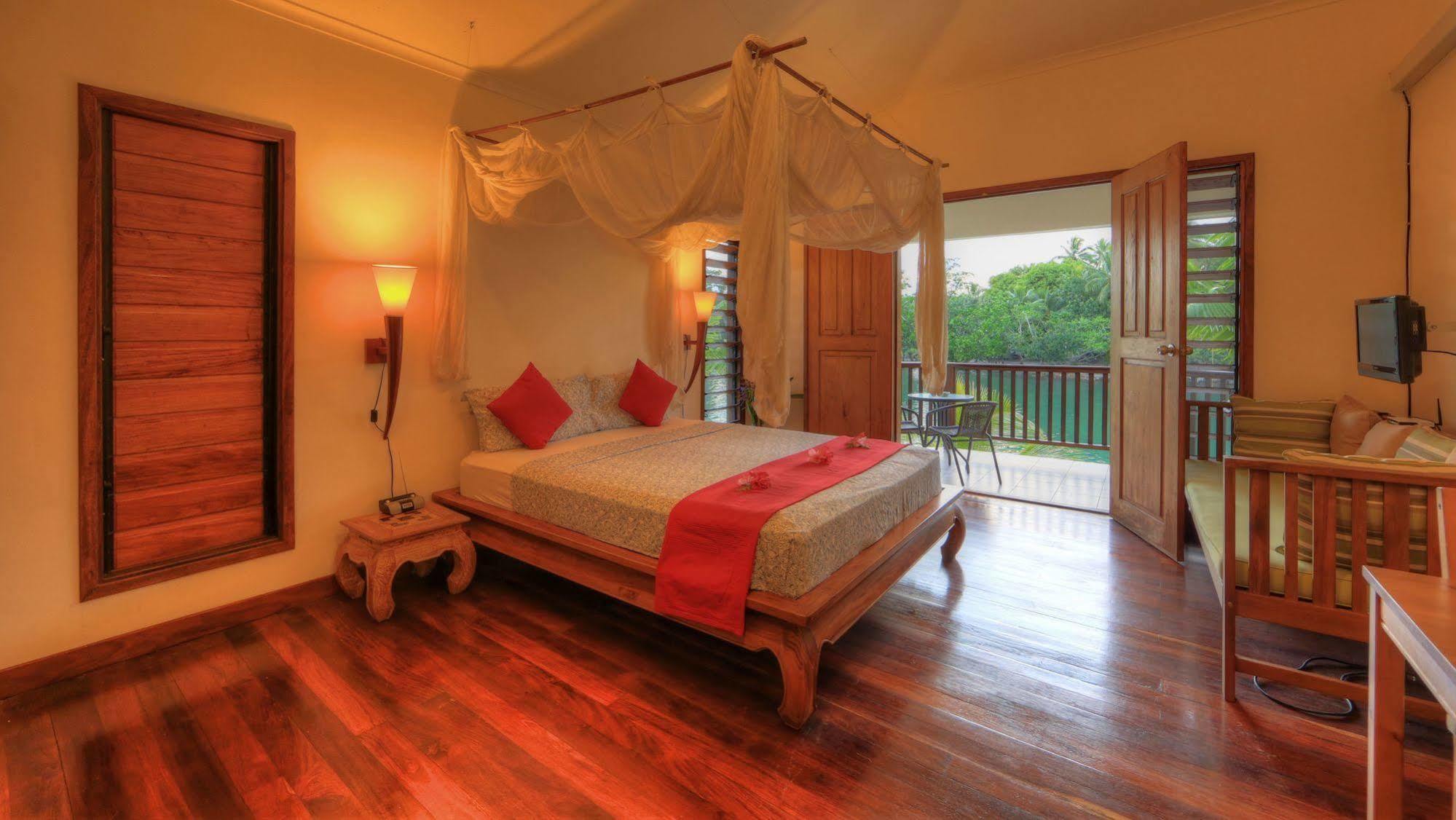 Tropicana Lagoon Apartments Port Vila Esterno foto